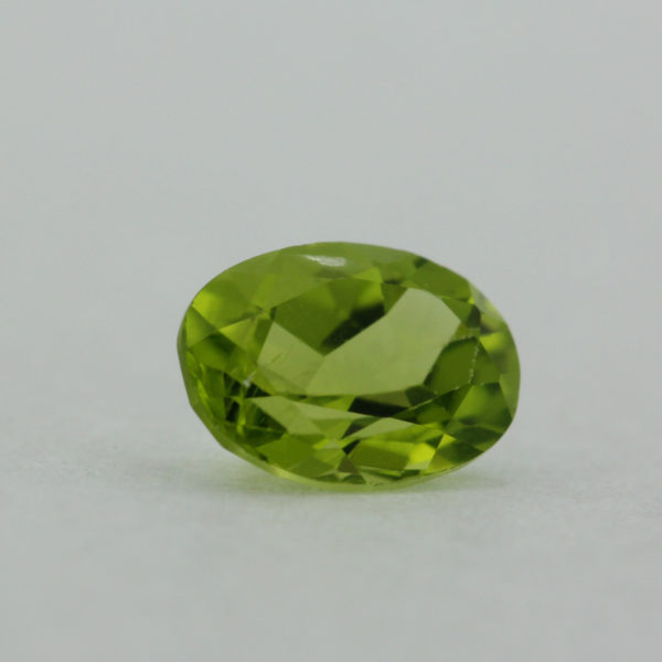 Loose Oval Cut Genuine Natural Peridot Gemstone Semi Precious August Birthstone Side